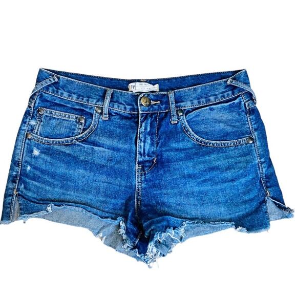 Free People Distressed Denim Shorts Size 28 - Picture 1 of 3